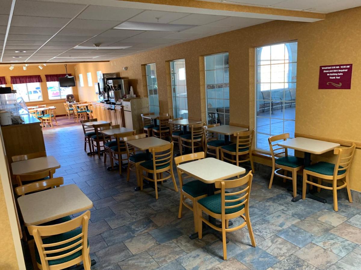 | Parkfield Inn - Clinton