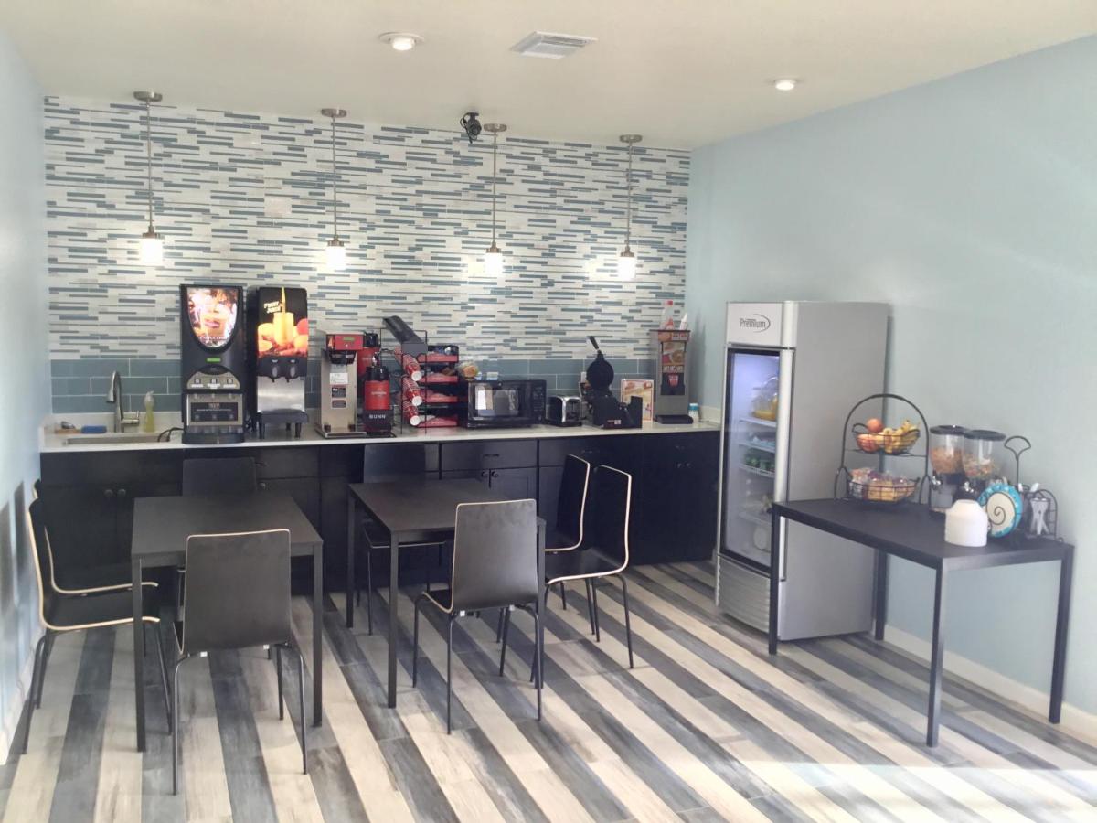  | Days Inn by Wyndham Freeport