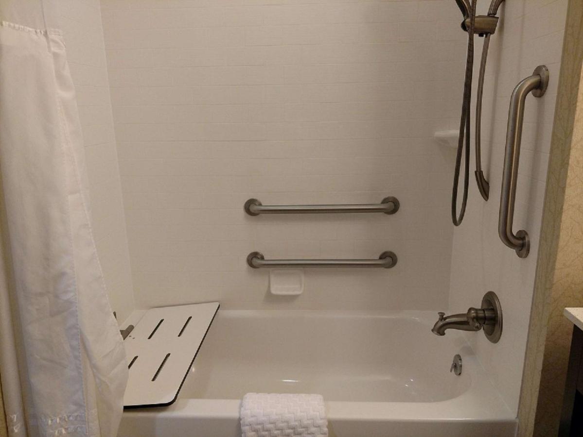 | Best Western Plus Dayton Hotel & Suites