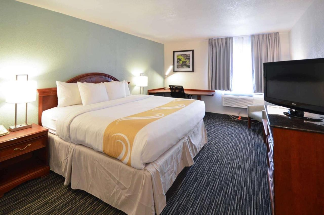 Standard King Room - Smoking at Quality Inn Alexis Rd