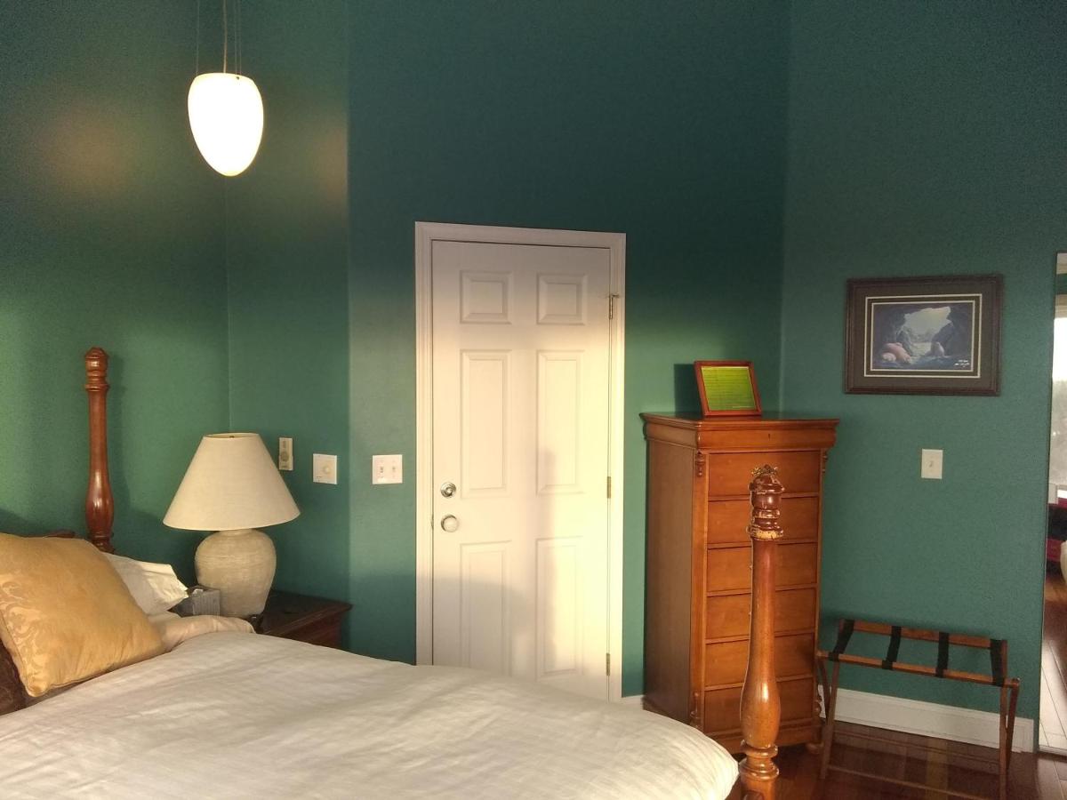 | Alaska Sundance Retreat Bed & Breakfast