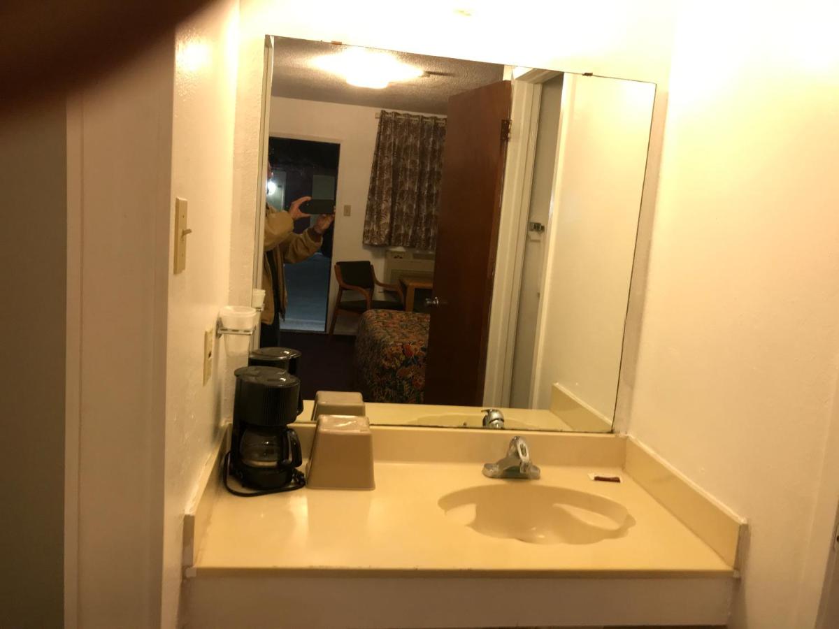 | Luxury Inn