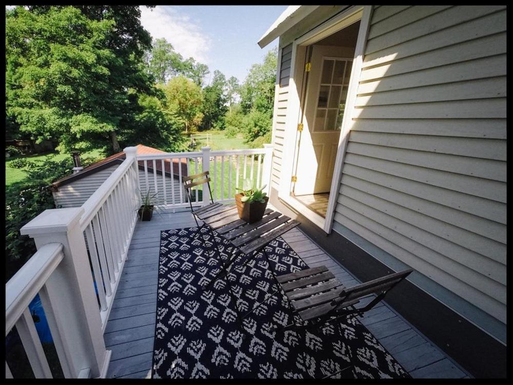  | Burdett House Bed & Breakfast