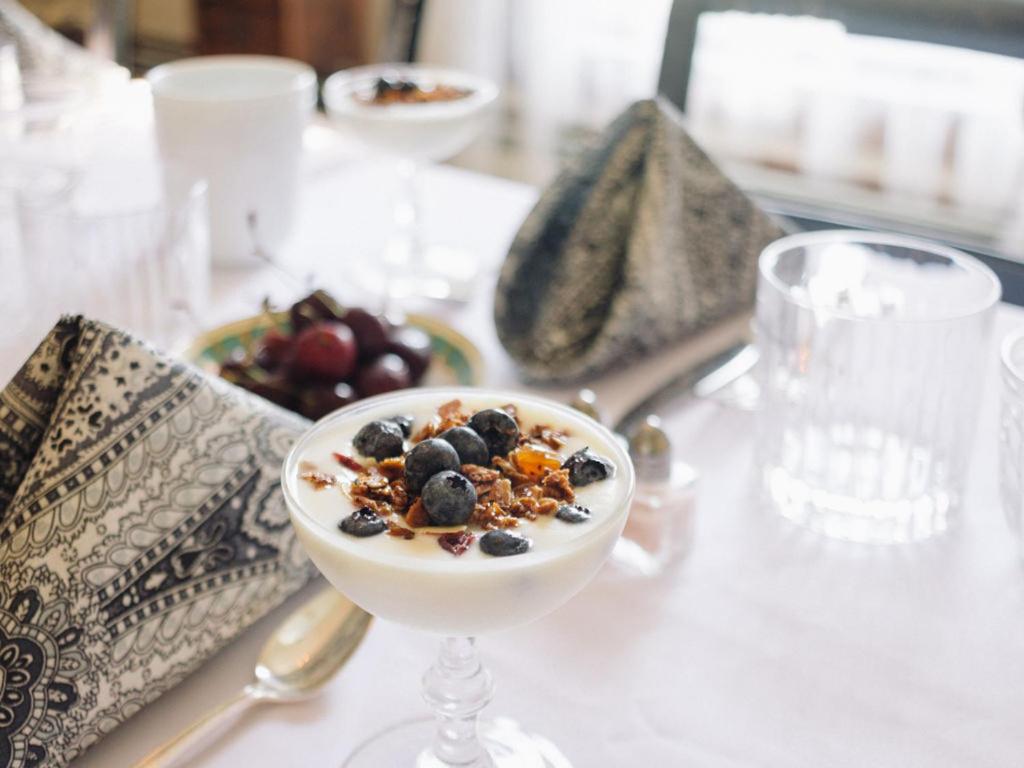 | Burdett House Bed & Breakfast