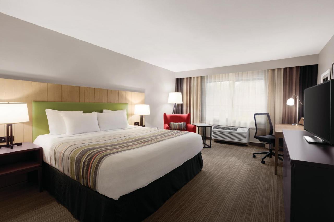 King Room - Non-Smoking at Country Inn & Suites by Radisson, Seattle-Bothell, WA