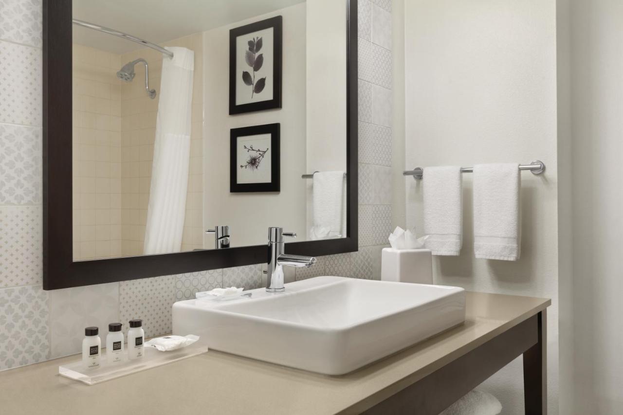 King Room - Non-Smoking at Country Inn & Suites by Radisson, Seattle-Bothell, WA