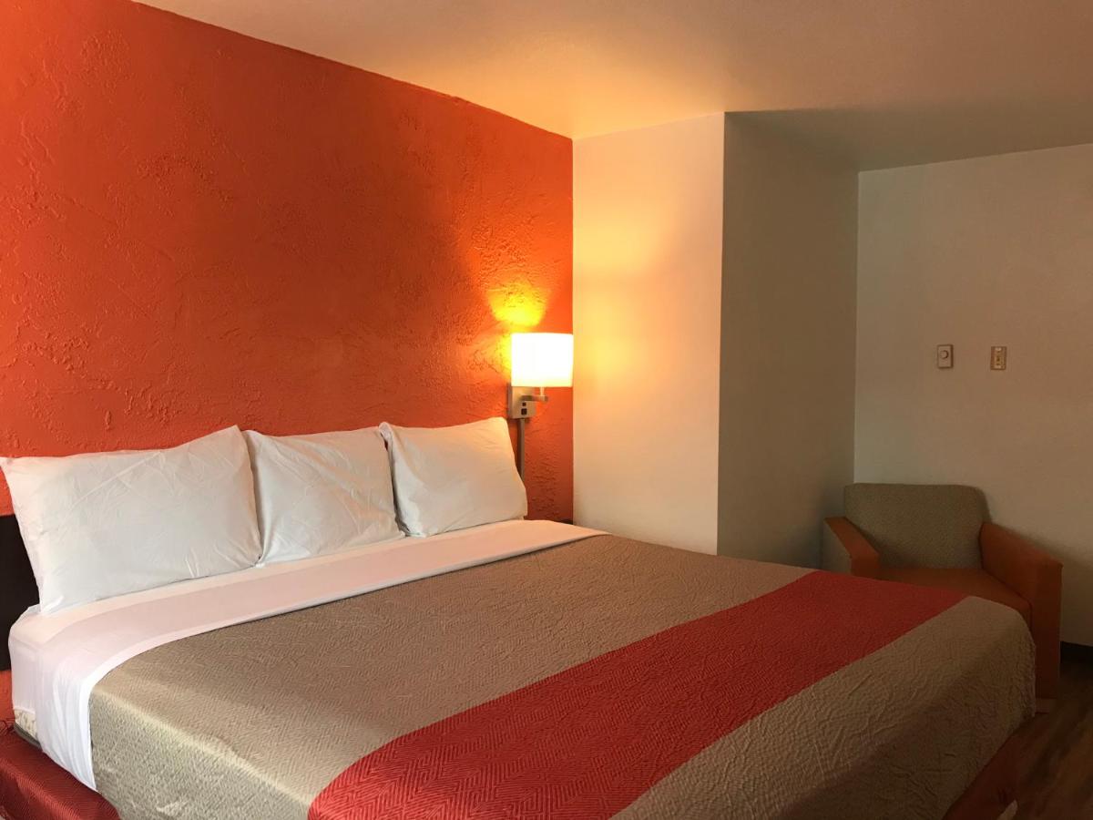 | Motel 6-Saint Paul, MN - I-94