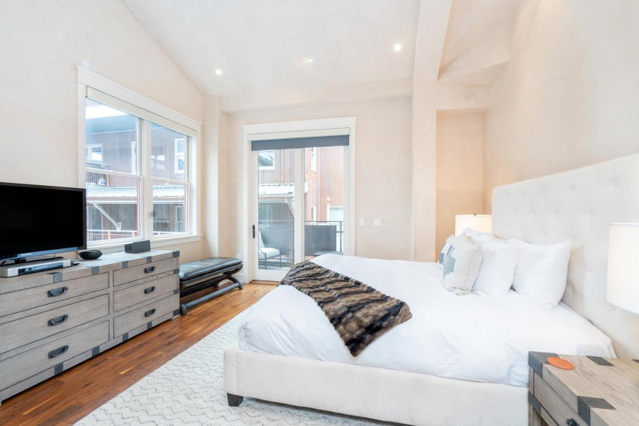 Two-Bedroom Apartment - Element 52 East 3 at Element 52, Auberge Collection