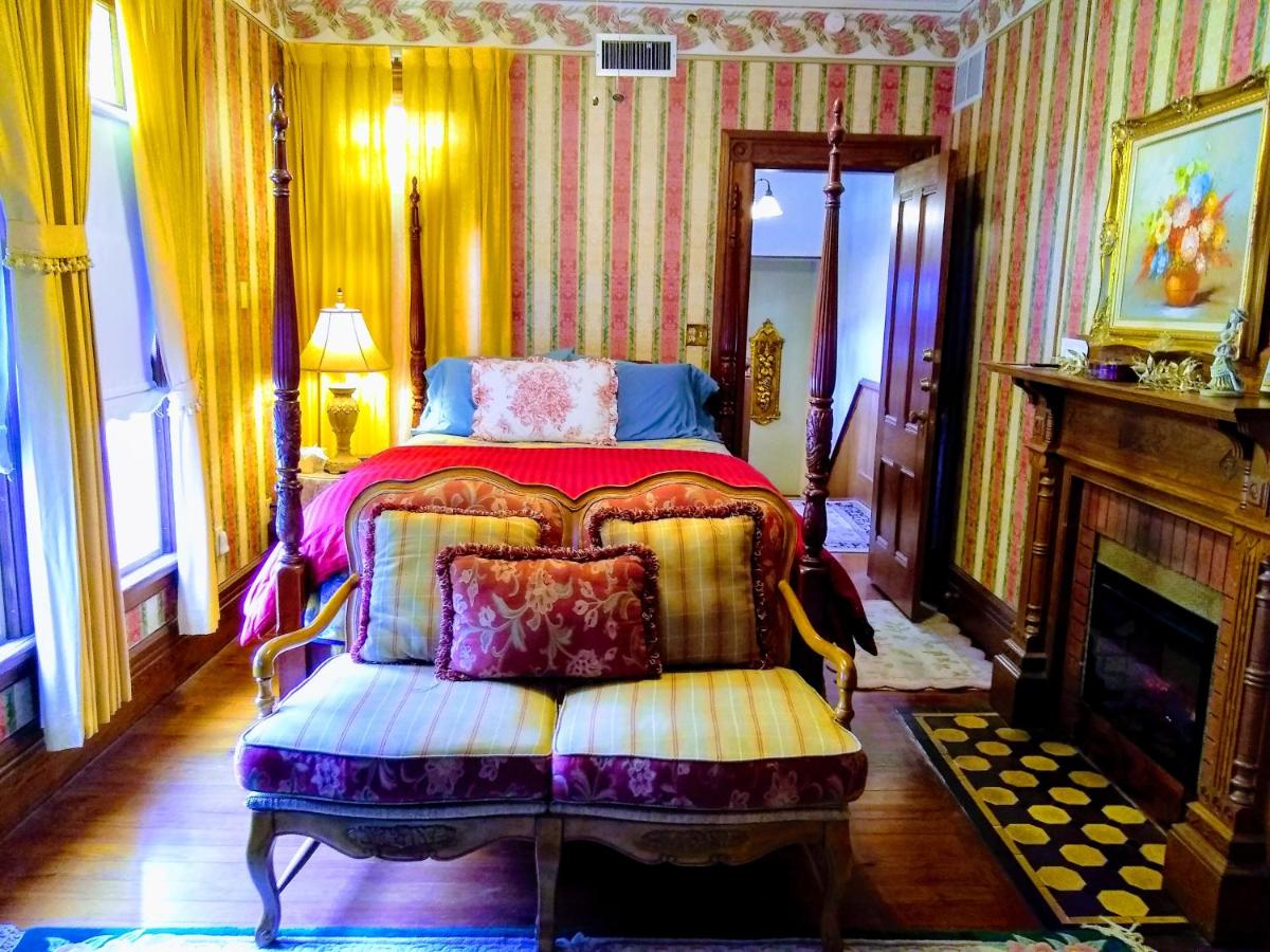 | Shamrock Thistle & Crown B&B