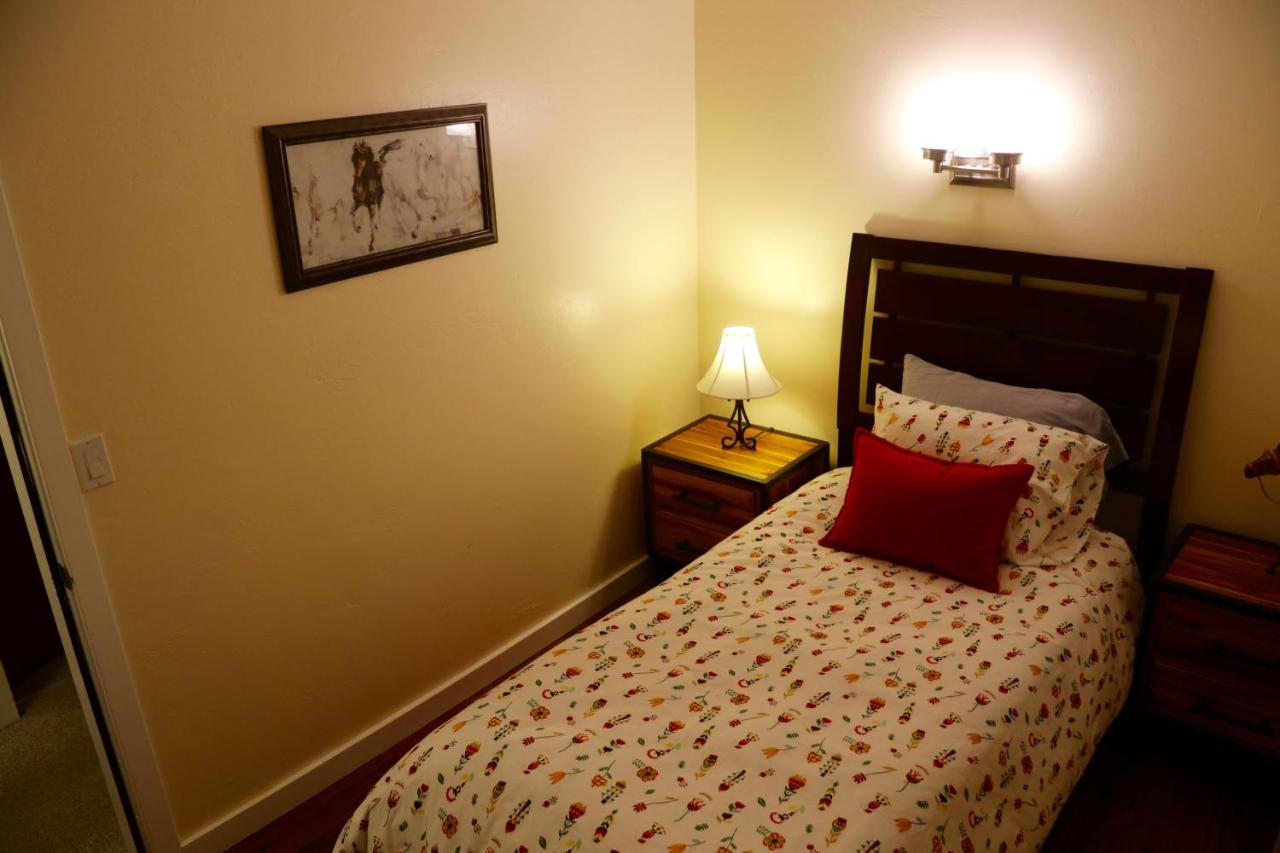 | Mancos Inn
