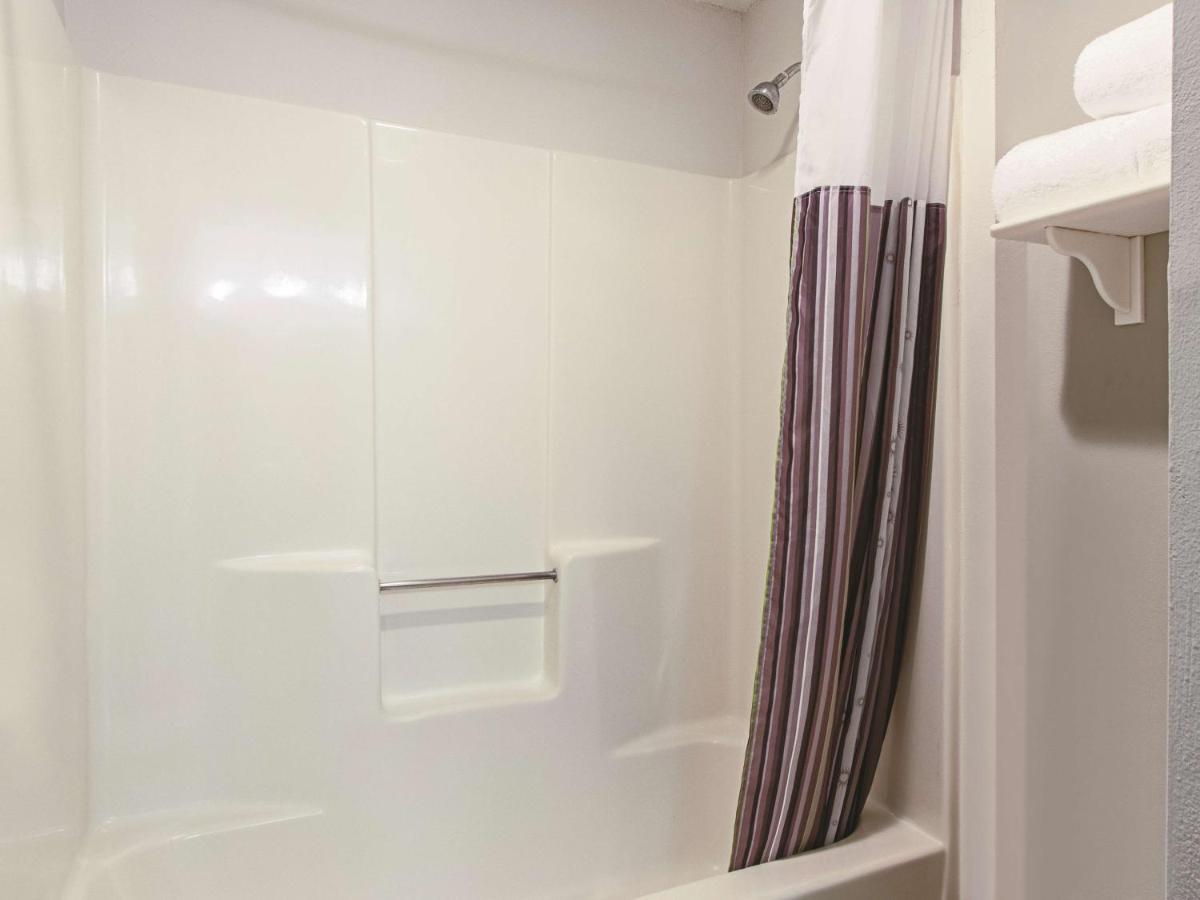 Deluxe King Room at La Quinta Inn by Wyndham Ft. Lauderdale Tamarac East