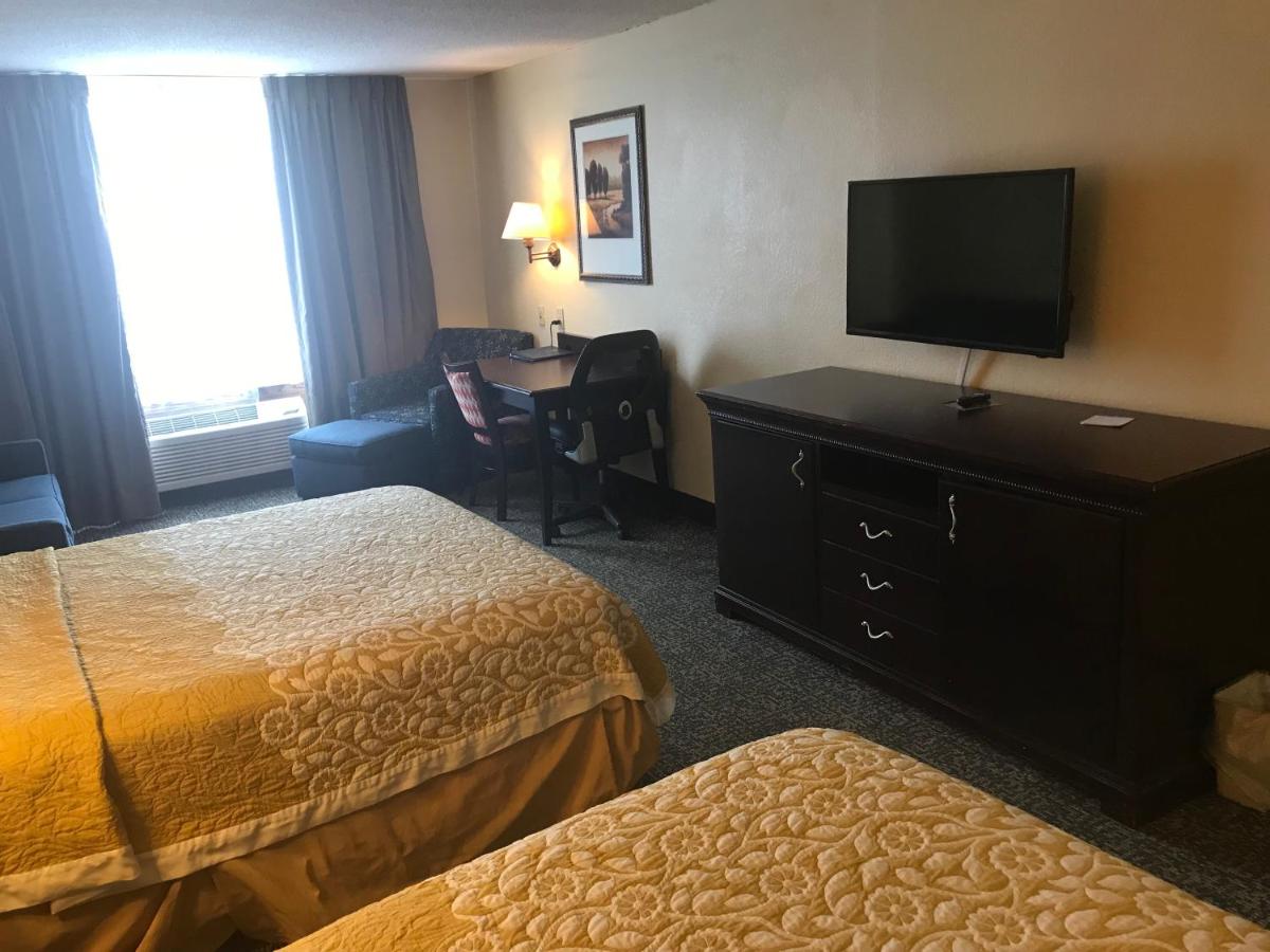 Deluxe Queen Room with Two Queen Beds - Non-Smoking at Days Inn & Suites by Wyndham Tucker/Northlake
