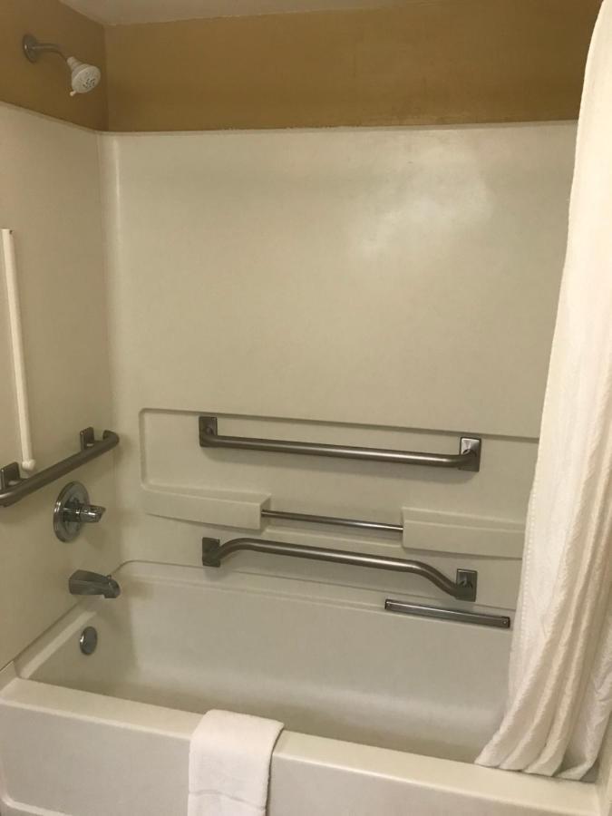King Studio Suite - Mobility Access/Non-Smoking at Days Inn & Suites by Wyndham Tucker/Northlake