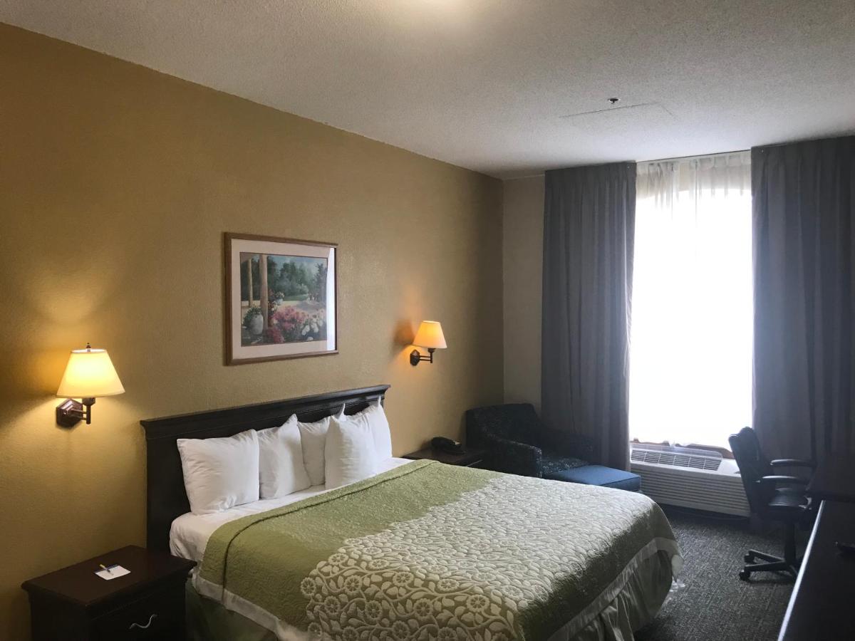 King Room - Non-Smoking at Days Inn & Suites by Wyndham Tucker/Northlake