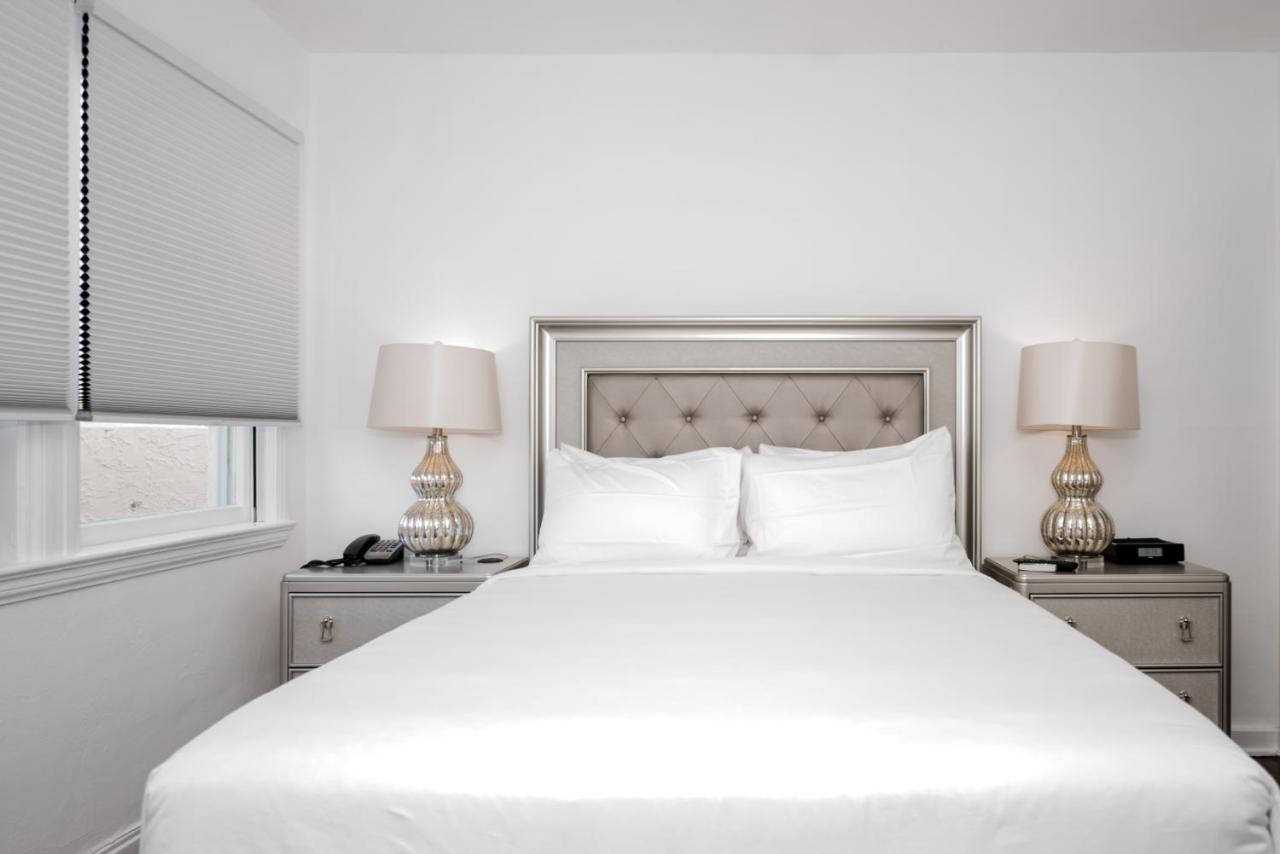 Superior Queen Room at Palm Beach Historic Inn