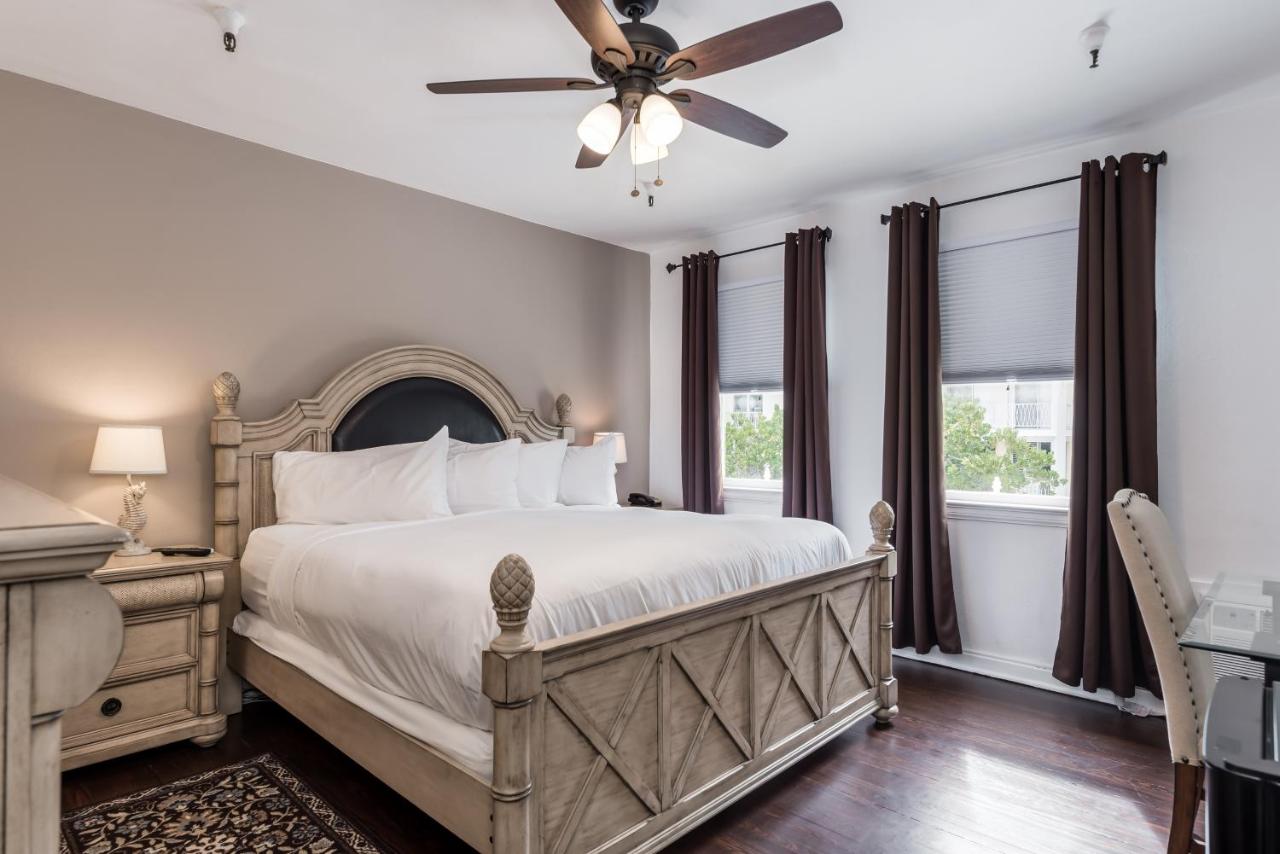 Deluxe King Room at Palm Beach Historic Inn