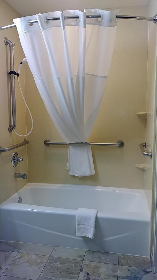| Microtel Inn & Suites by Wyndham Wheeler Ridge