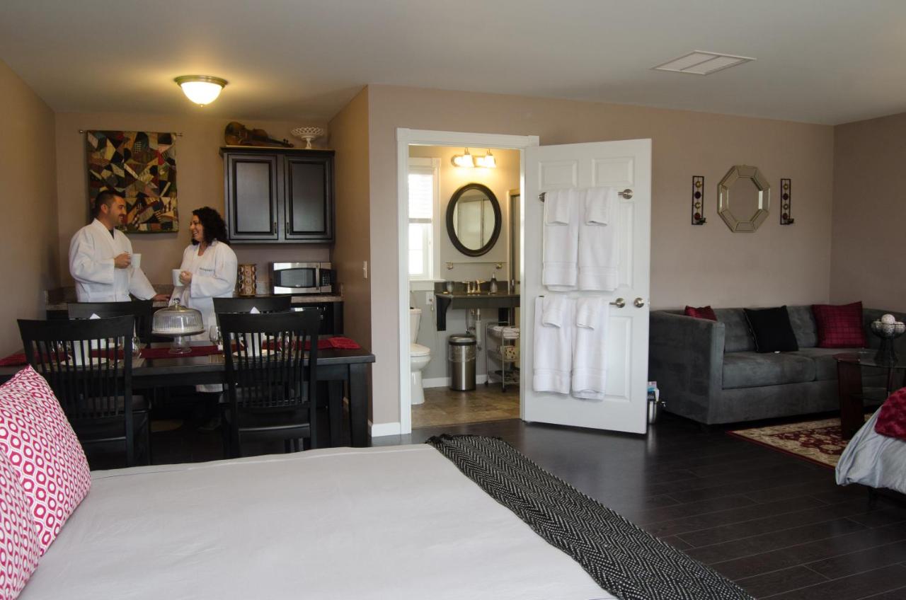 | Hertzog Homestead Bed & Breakfast