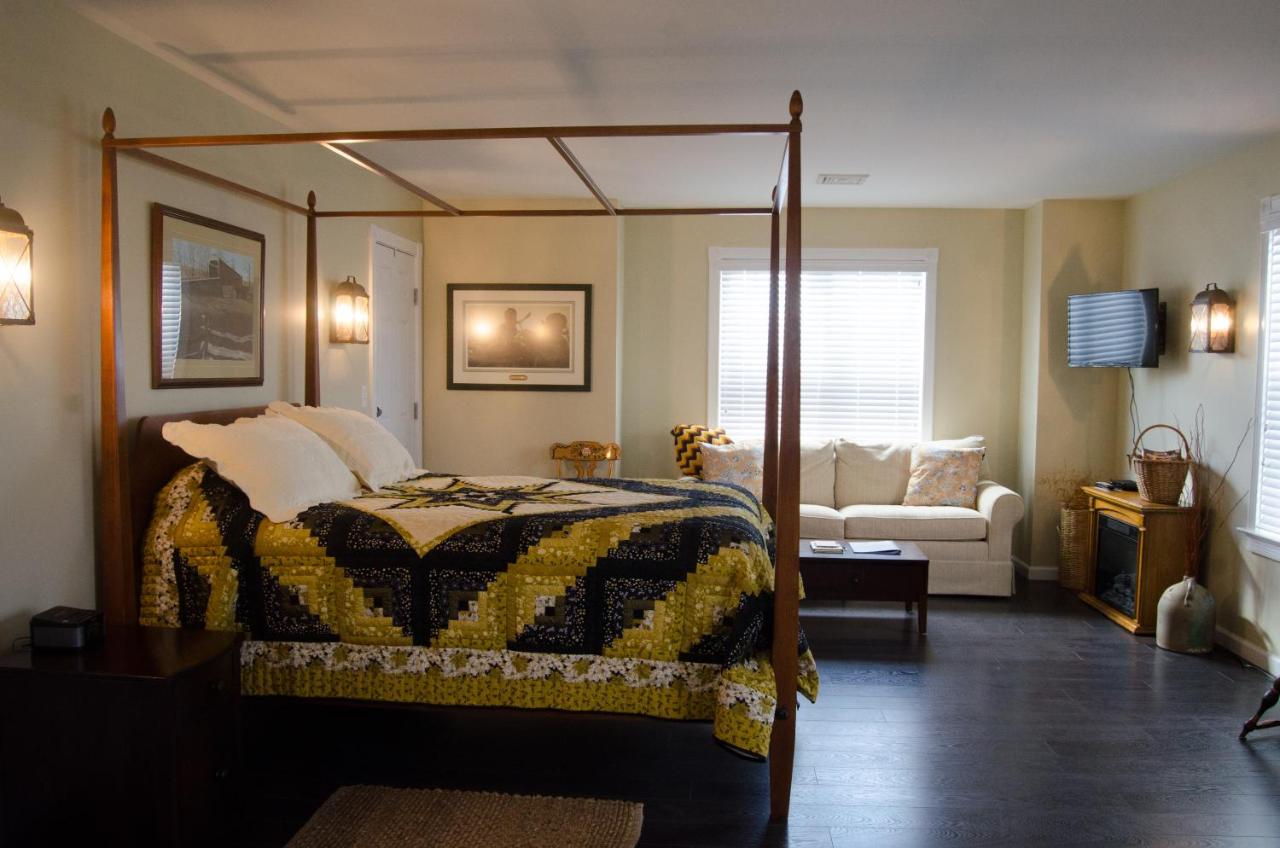 | Hertzog Homestead Bed & Breakfast