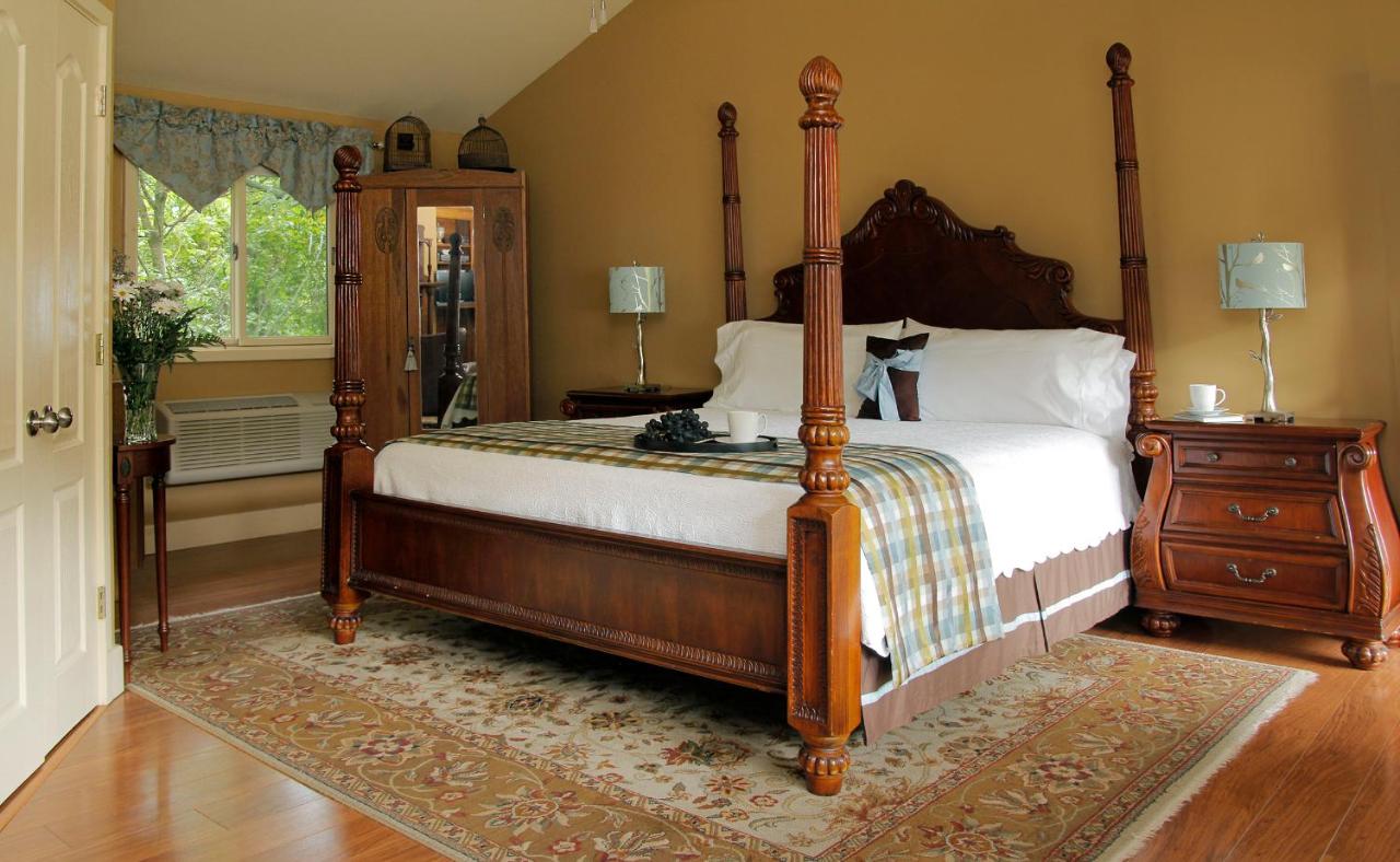 | Heartstone Inn