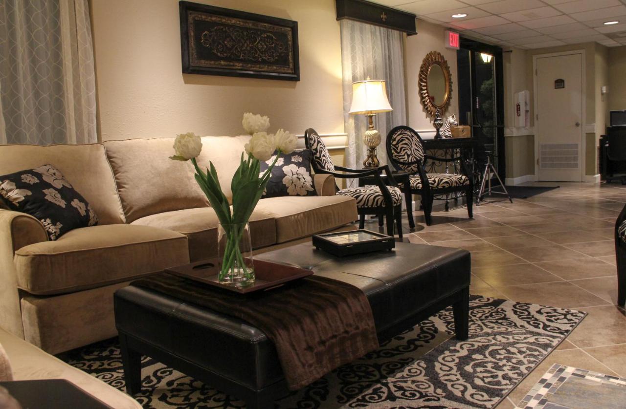 | Grand View Inn & Suites