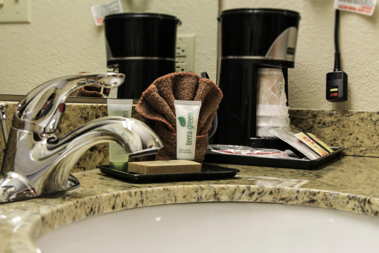| Grand View Inn & Suites