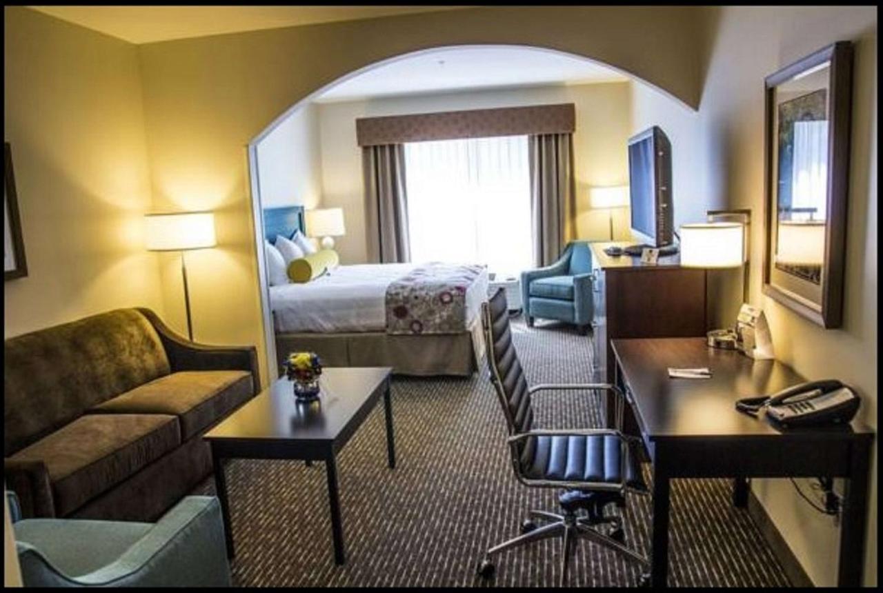 King Suite with Sofa Bed - Non-Smoking at Best Western Plus Dayton Hotel & Suites