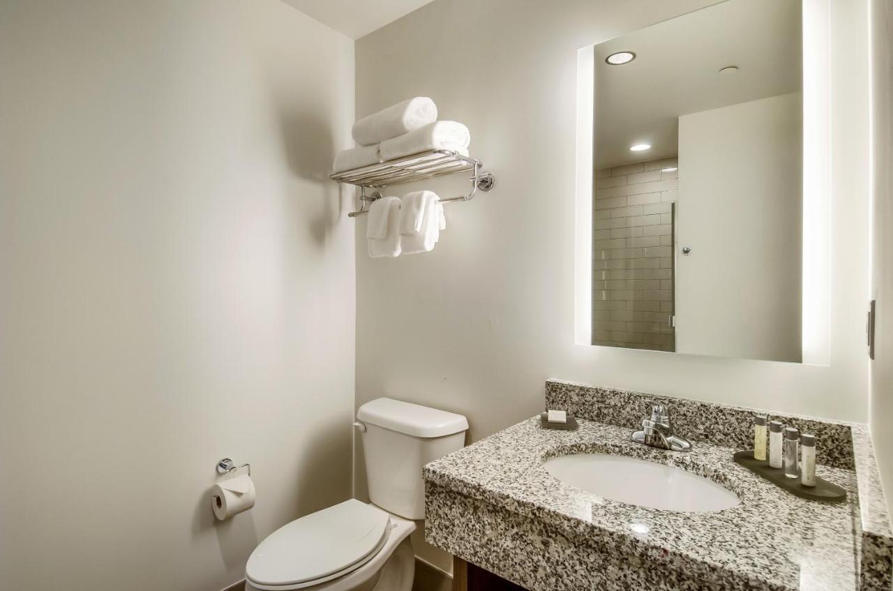 King Room - Accessible/Non-Smoking at New Bedford Harbor Hotel, Ascend Hotel Collection