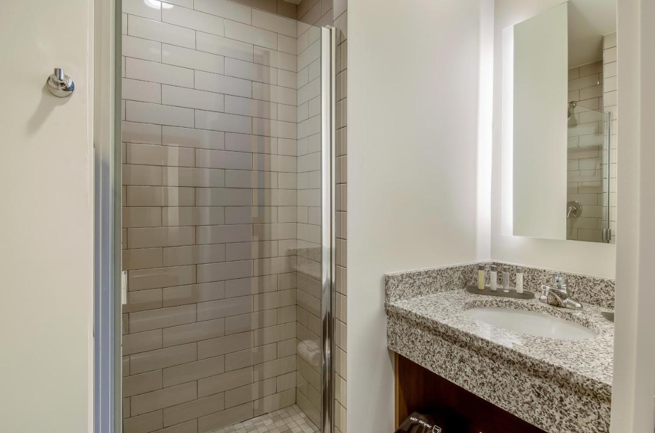 Corner King Room - Non-Smoking at New Bedford Harbor Hotel, Ascend Hotel Collection