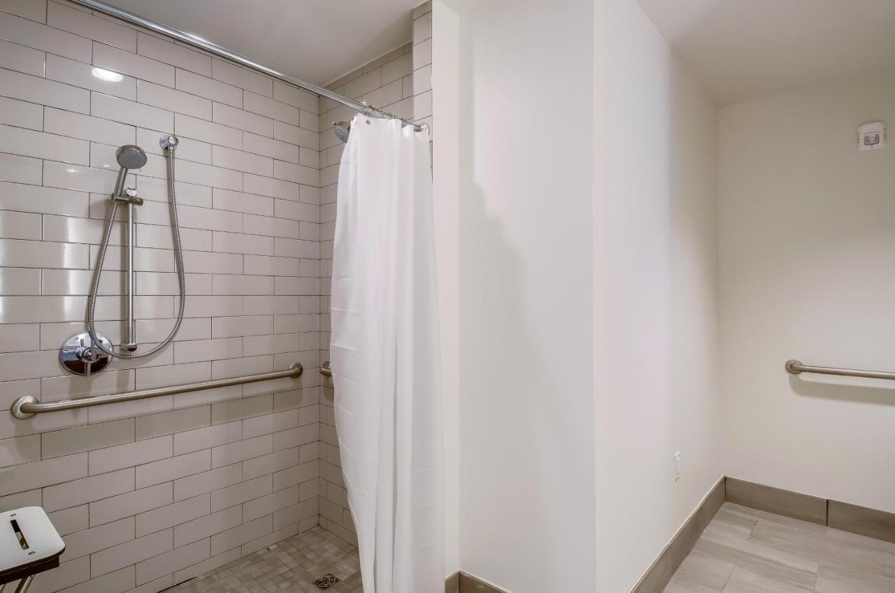 King Room - Accessible/Non-Smoking at New Bedford Harbor Hotel, Ascend Hotel Collection