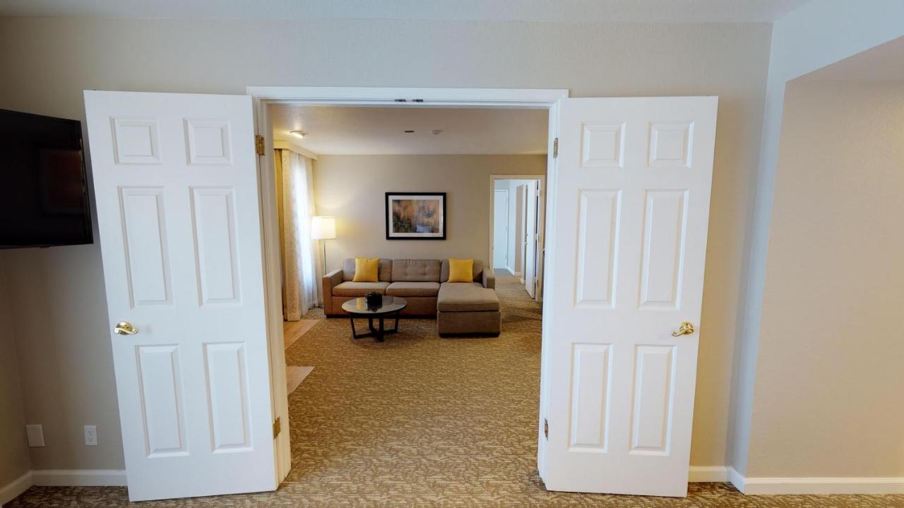 1 Bedroom King - Disability Access at Chase Suite Hotel Newark-Fremont