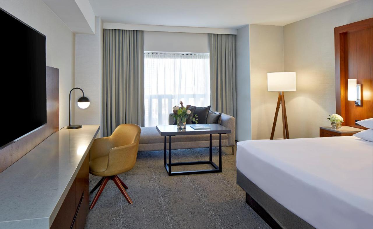 1 King Bed, Corner Room at Hyatt Regency Atlanta Downtown