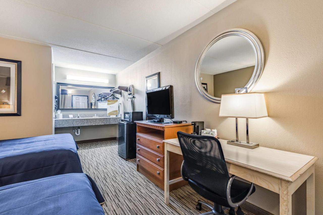 Double Room with Two Double Beds at SureStay Hotel by Best Western Tupelo North