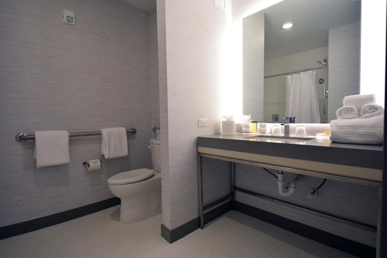 King Room with Roll-In Shower - Disability Access at Legacy Hotel at IMG Academy