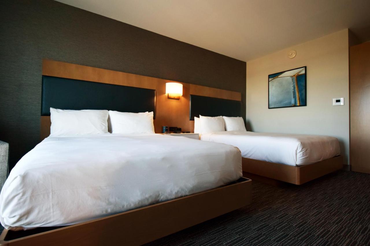 Standard Queen Room with Two Queen Beds at Legacy Hotel at IMG Academy