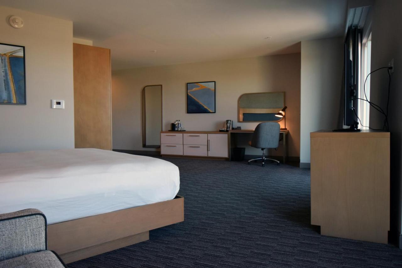 Deluxe King Room at Legacy Hotel at IMG Academy