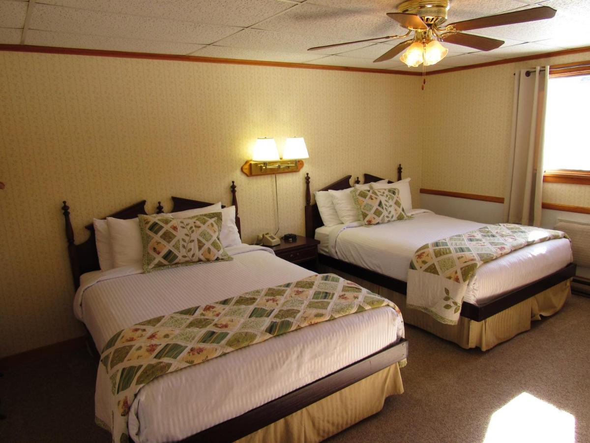 | Carlson's Lodge
