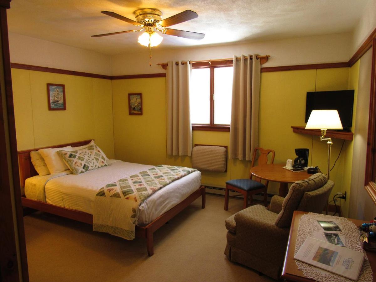 | Carlson's Lodge
