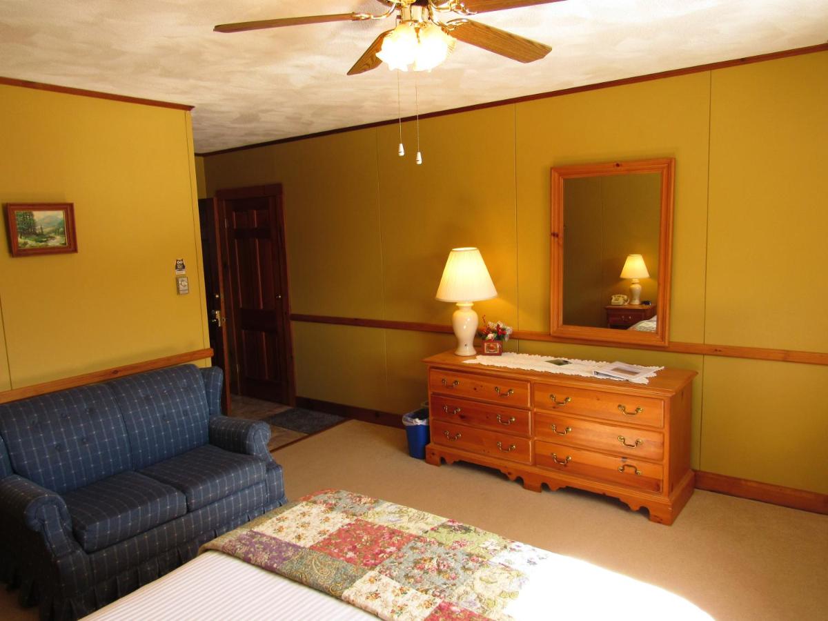 | Carlson's Lodge