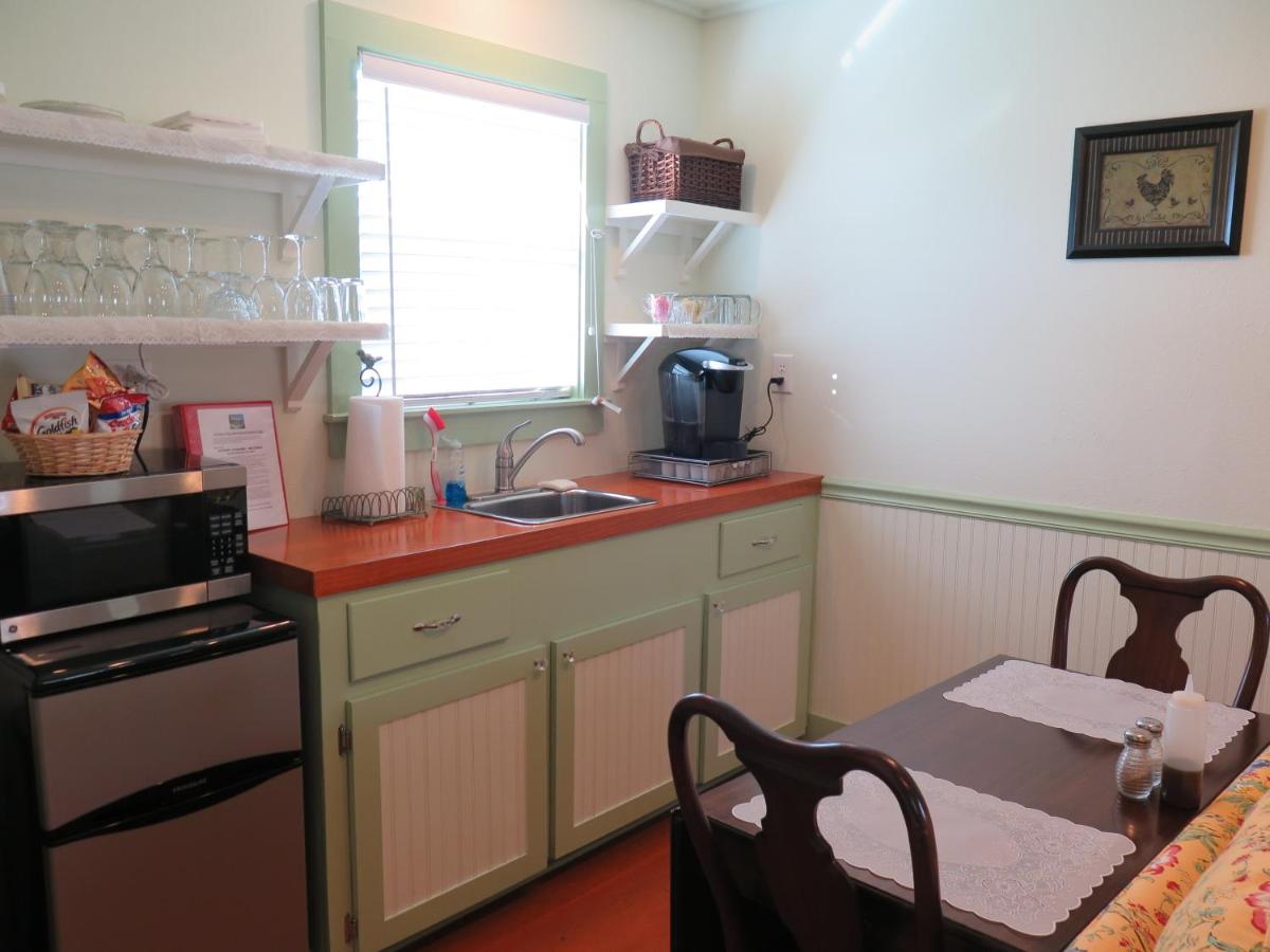 | Yellow House B&B