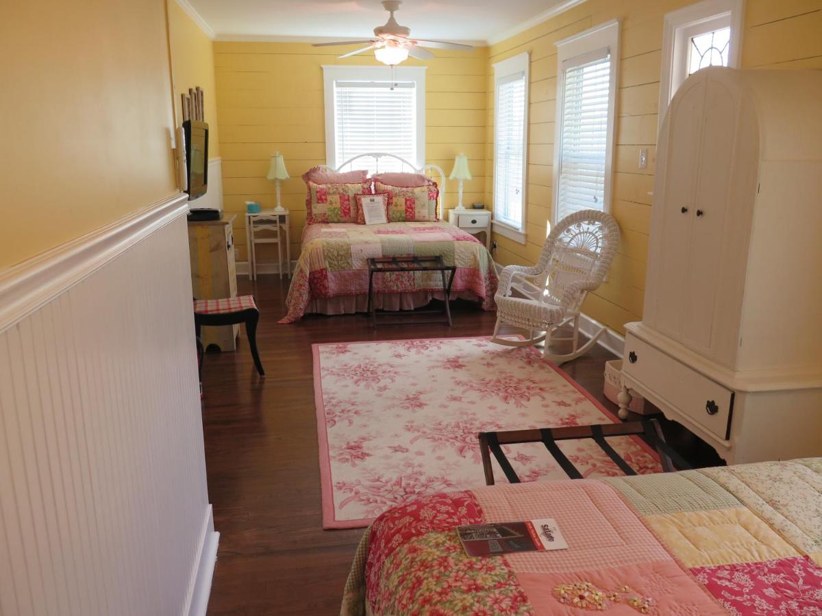  | Yellow House B&B