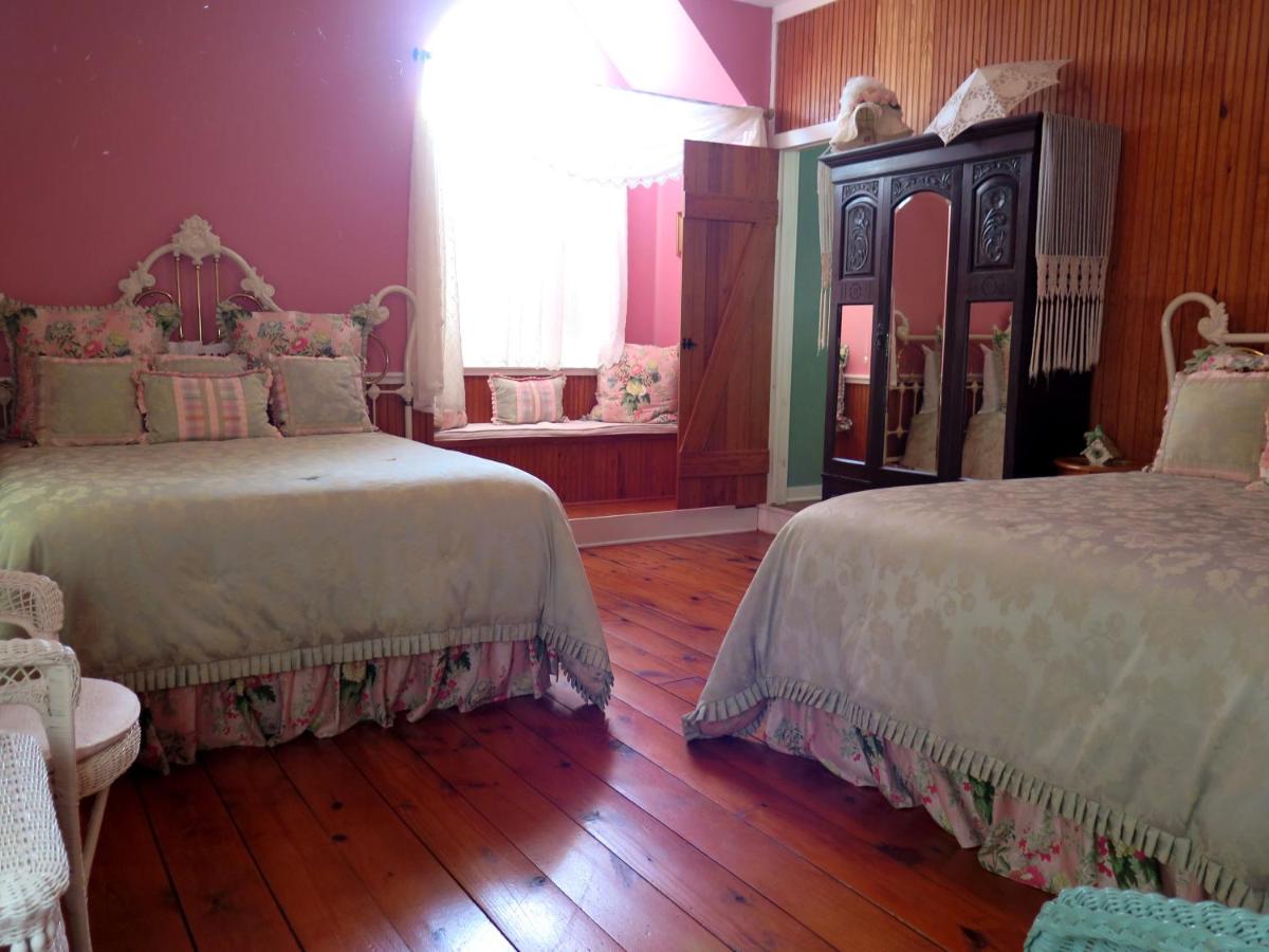  | Yellow House B&B
