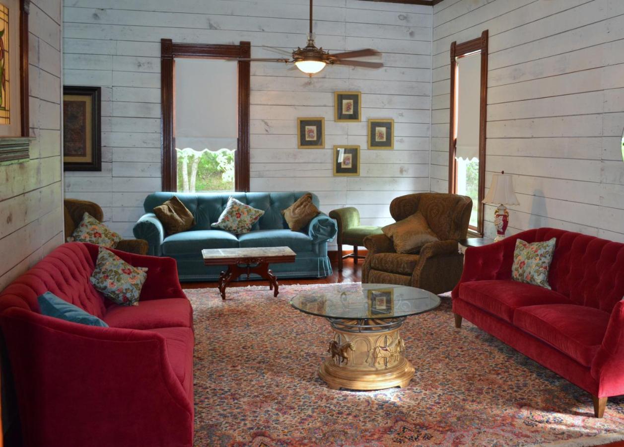  | Yellow House B&B