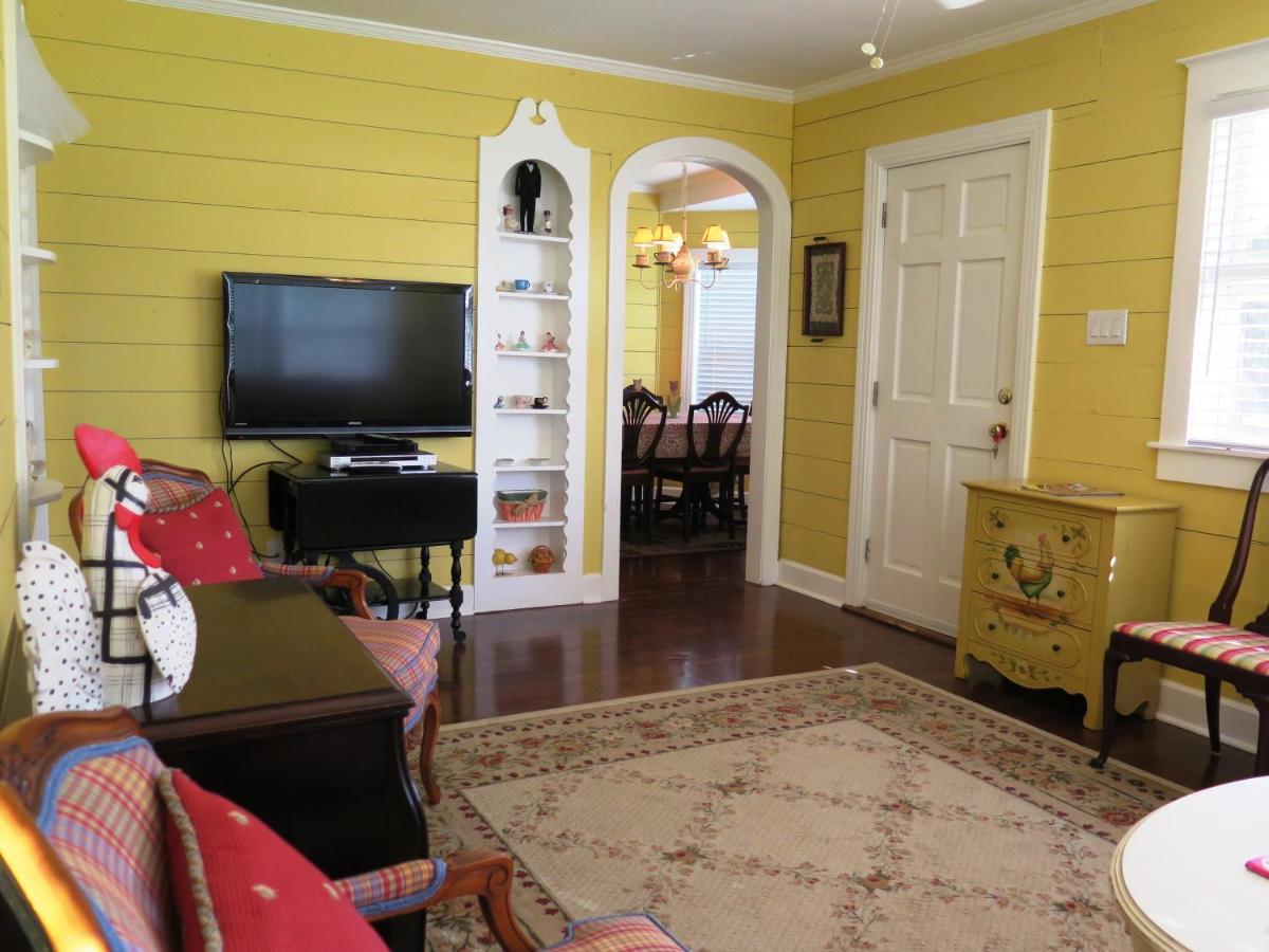  | Yellow House B&B