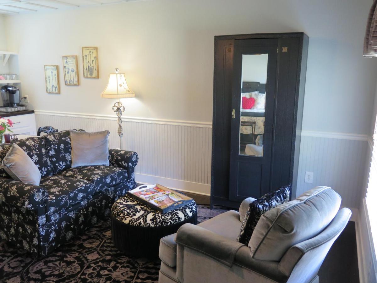  | Yellow House B&B