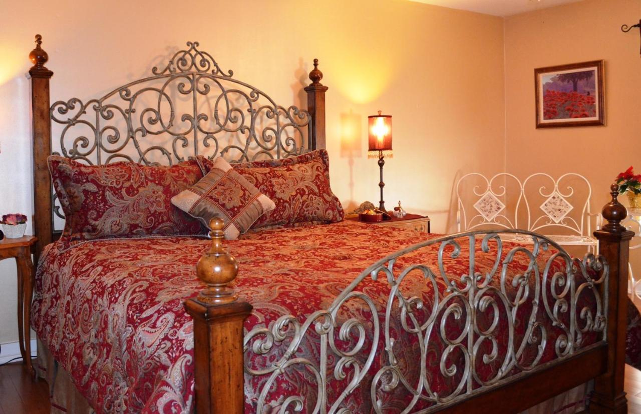  | Yellow House B&B