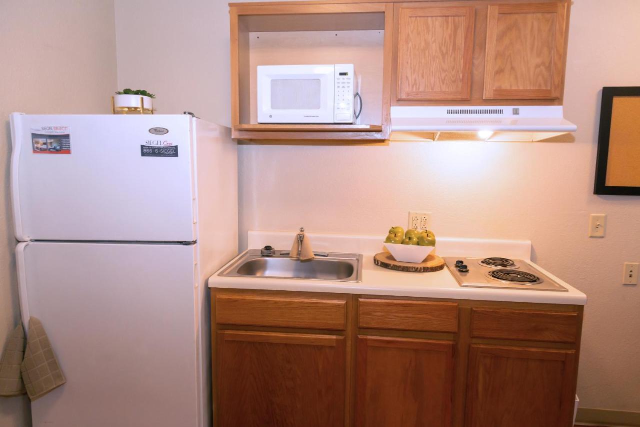 Standard Double Room with Two Double Beds - Non-Smoking at Siegel Select Alexandria