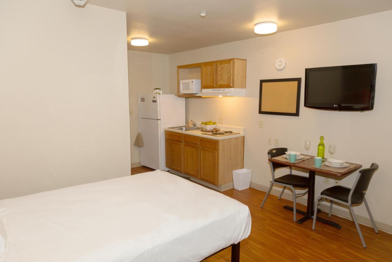 Standard Double Room with Two Double Beds - Non-Smoking at Siegel Select Alexandria
