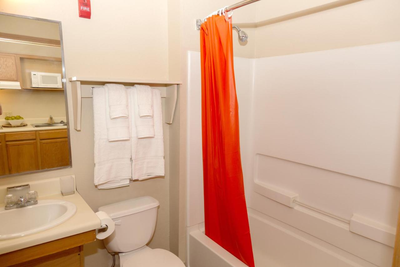 Standard Double Room with Two Double Beds - Non-Smoking at Siegel Select Alexandria