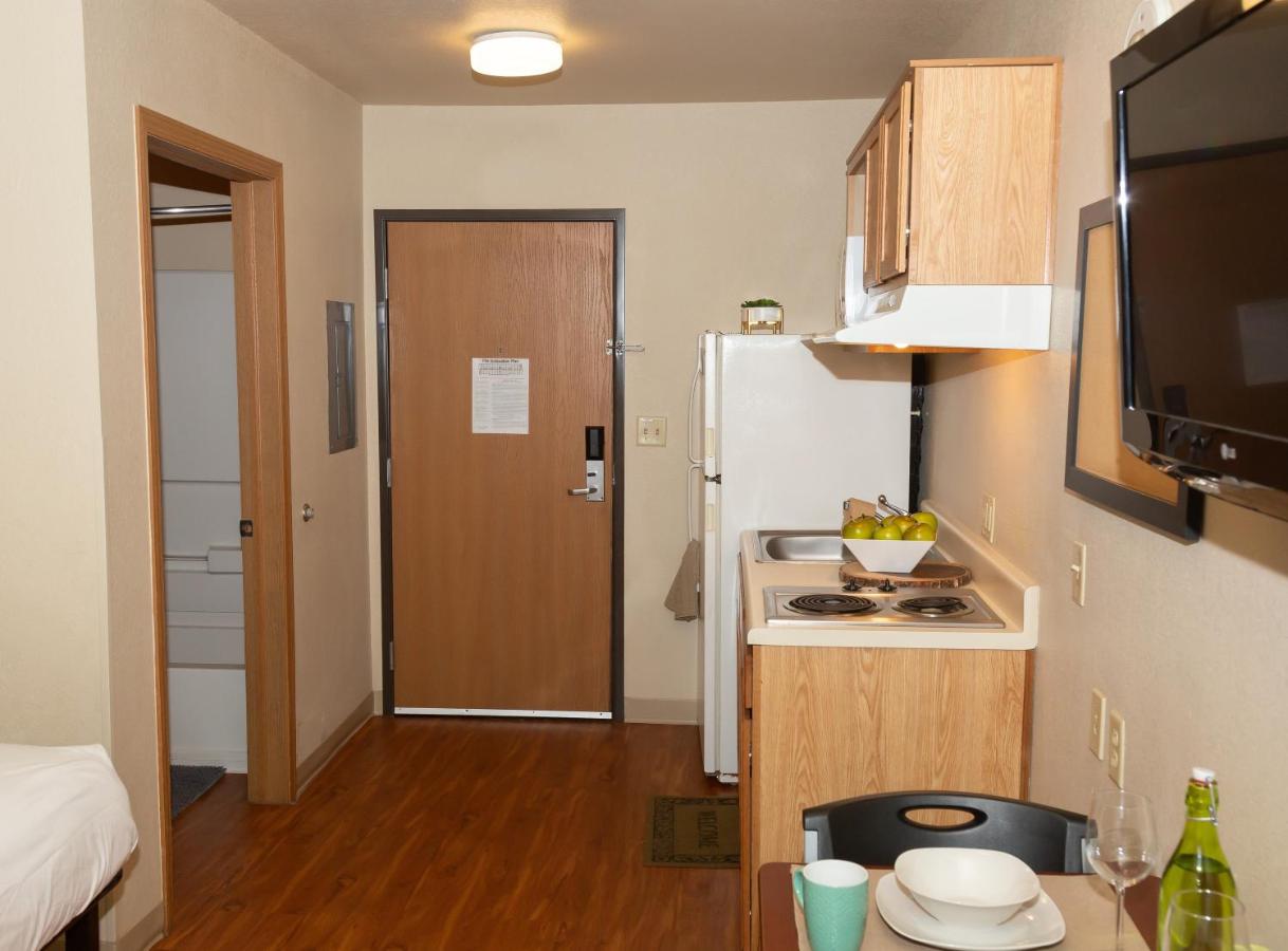 Standard Double Room with Two Double Beds - Non-Smoking at Siegel Select Alexandria